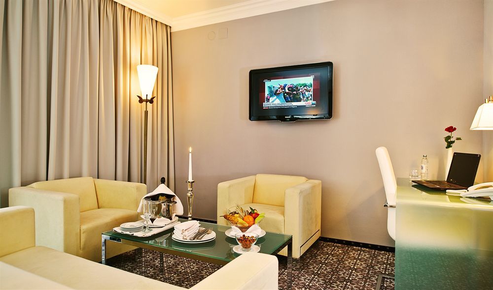 Phoenix Hotel